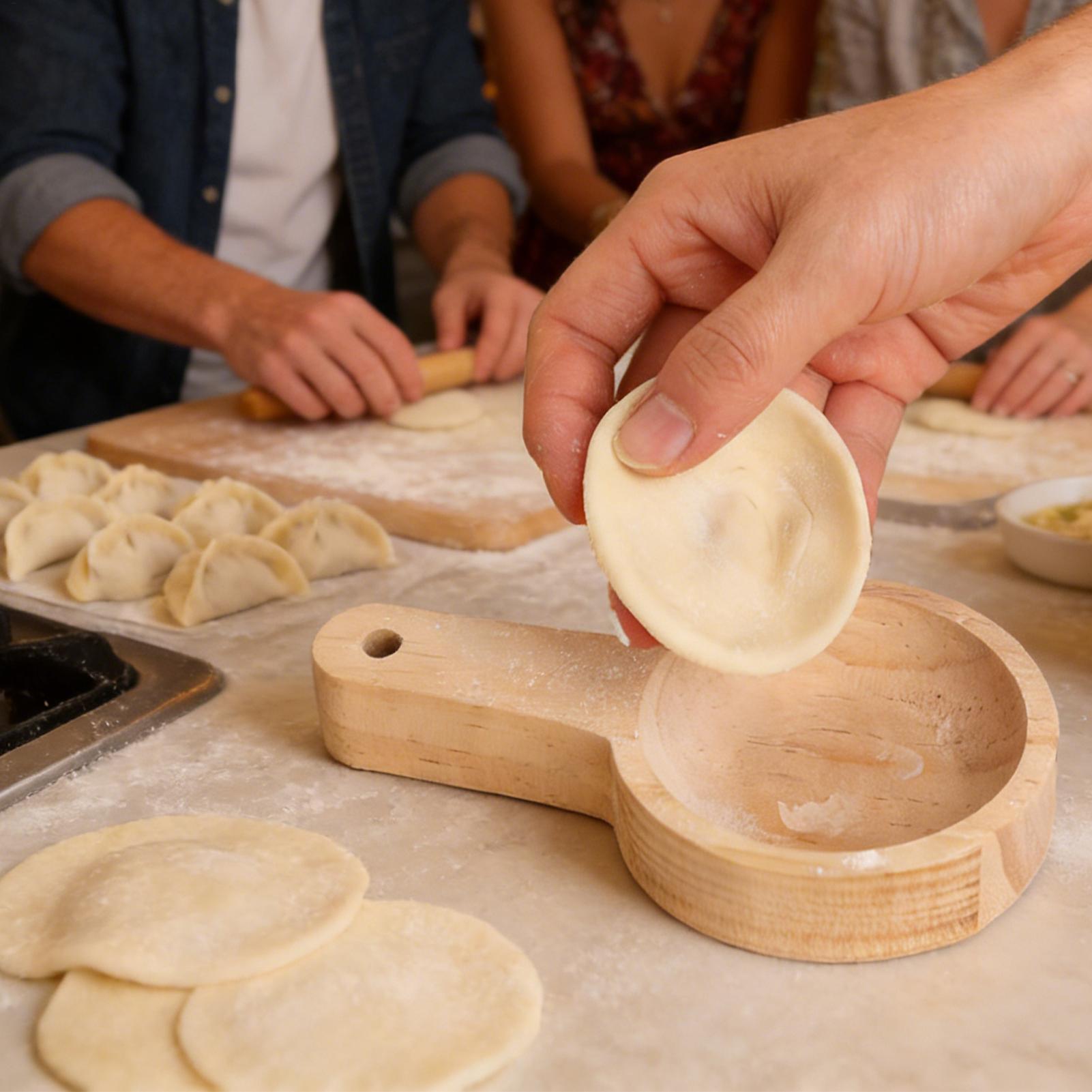 أداة ضغط عجين الزلابية مقاس 3  - مراجعة Kitchen Gadgets Dumpling Maker وسعره